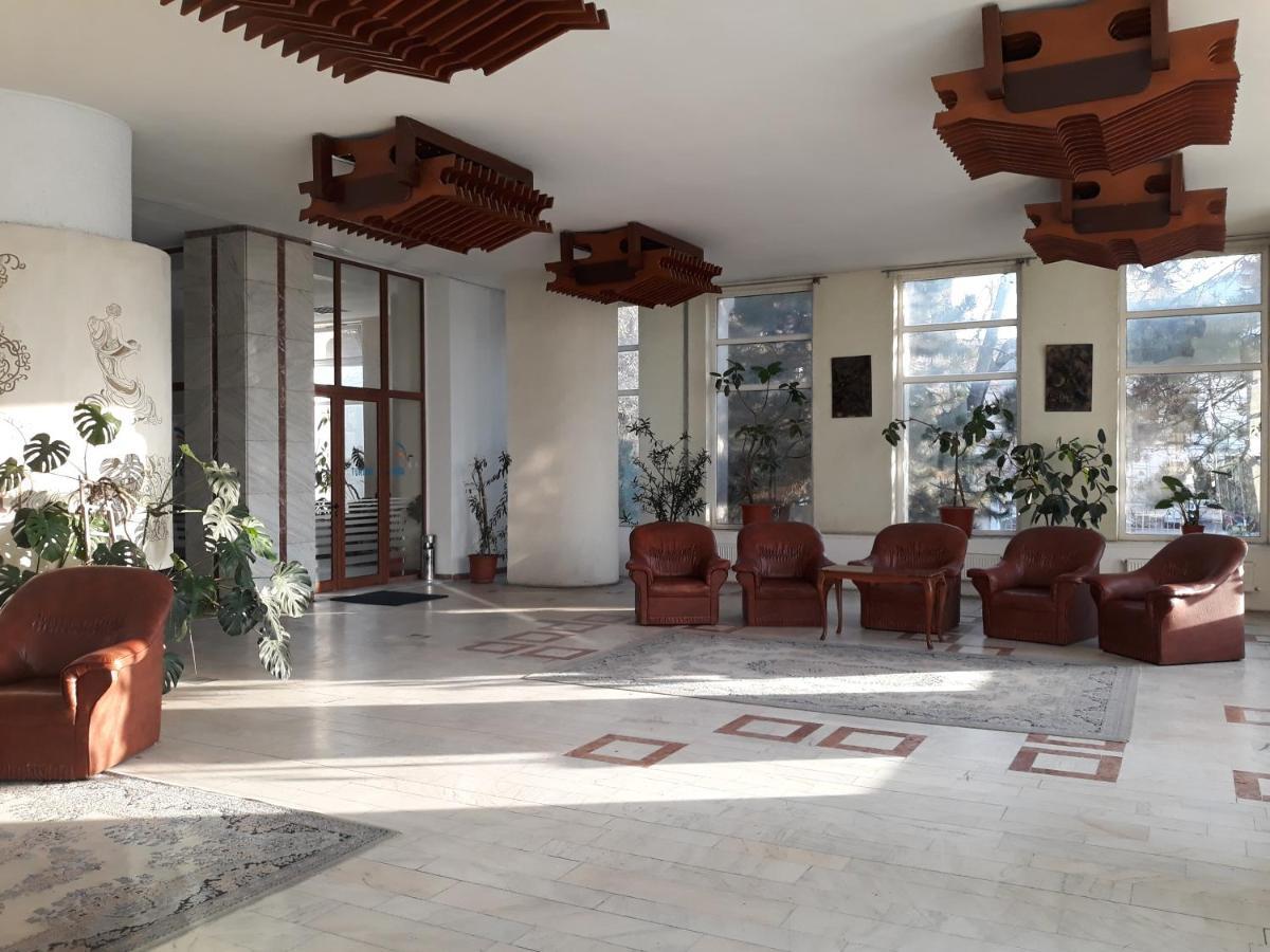 Hotel Traian 브러일라 외부 사진