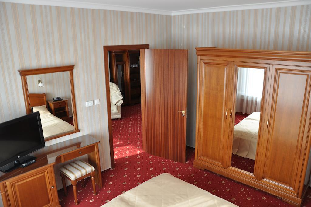 Hotel Traian 브러일라 외부 사진